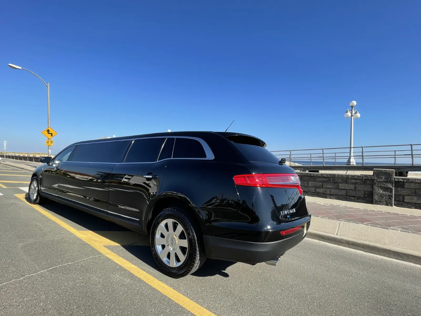 01-First-Class-Limousine-Lincoln-MKT-Stretch-Limo-03-copy